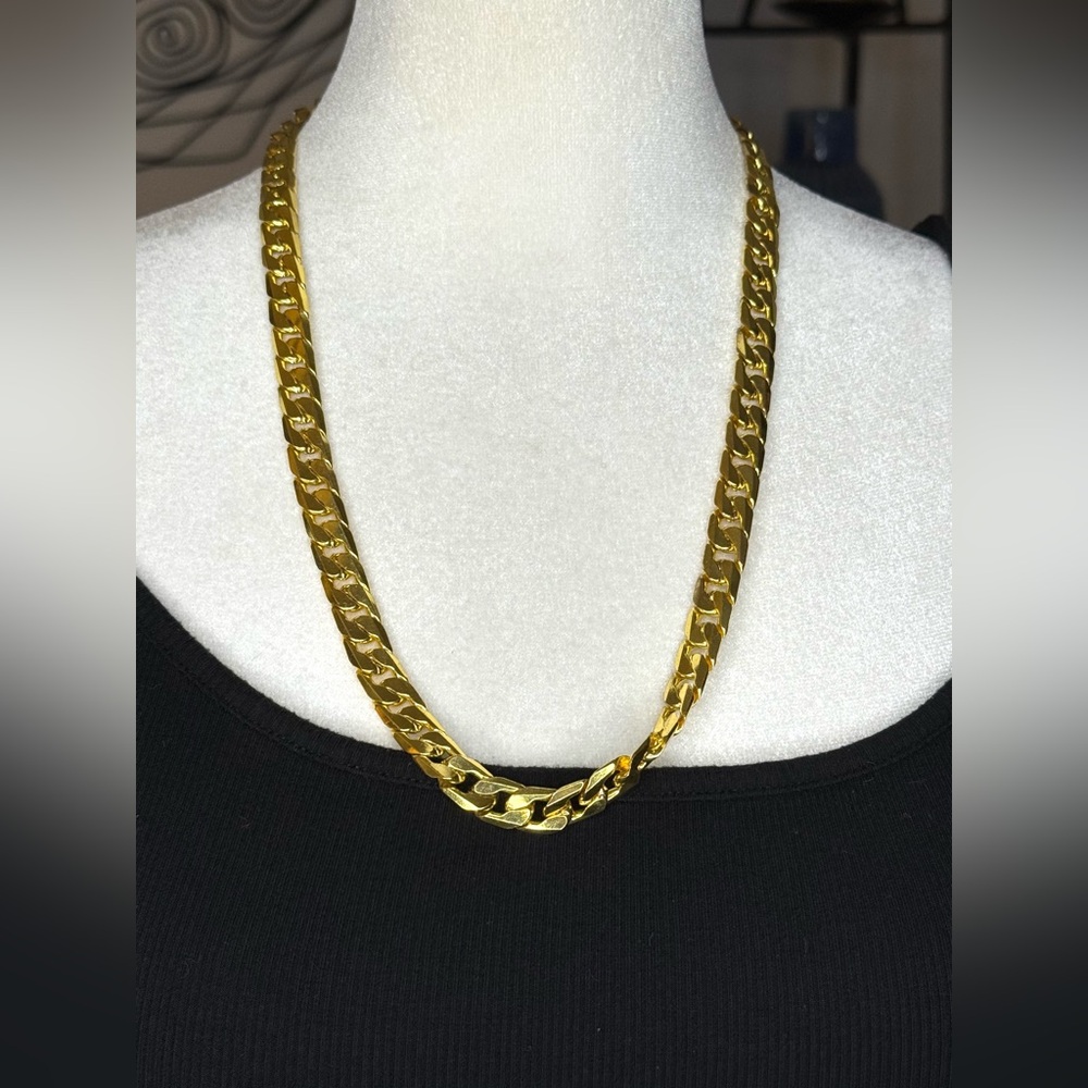 Bold Gold Tone Cuban Curb Chain Necklace – Chunky Hip Hop Style – 20”